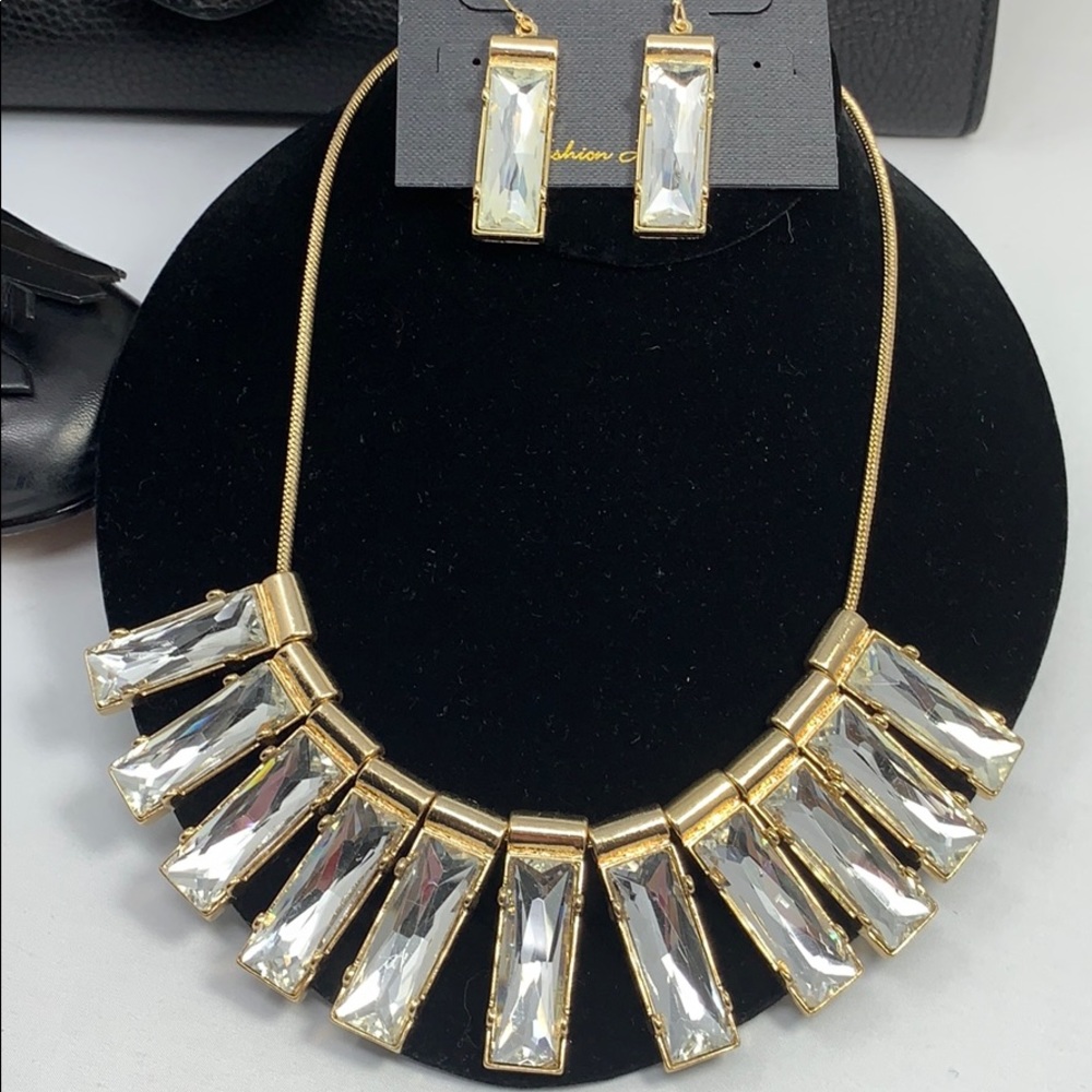 NWT Necklace and earring set Traci Lynn